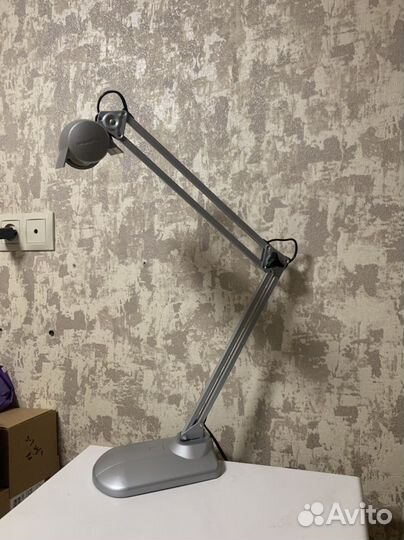 Лампа настольная для школьника