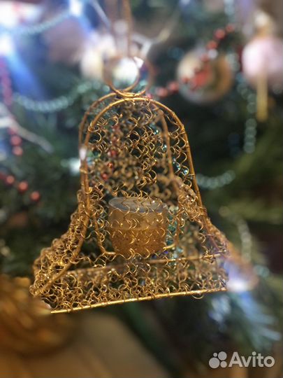 Ажурный золотой подсвечник