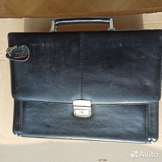 Мужской кожаный портфель