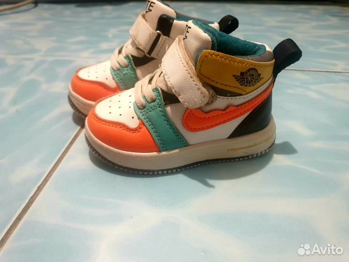 Кроссовки для девочки 22 размер