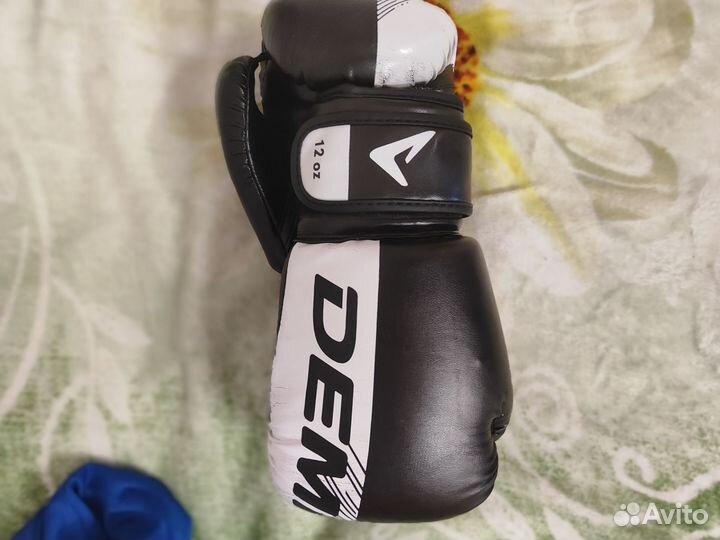 Боксерские перчатки 12 oz Demix