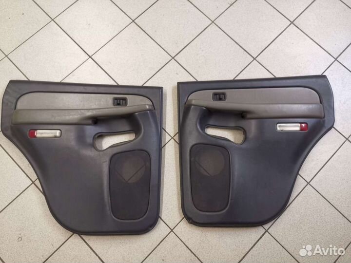 Обшивка двери chevrolet tahoe GMT 840