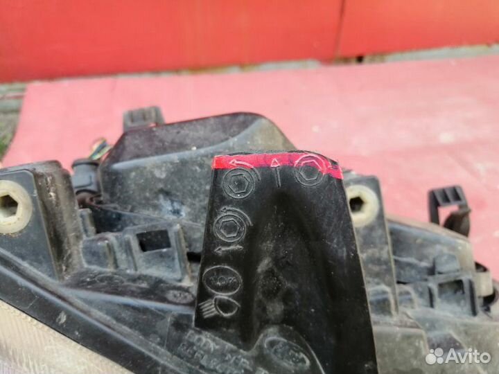 Фара правая Ford Focus 2 asda 1.4 duratec 1388