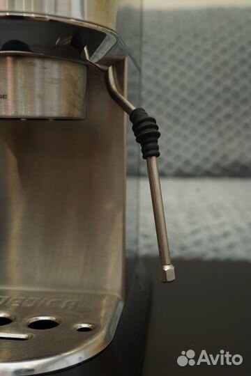 DeLonghi кофеварка EC 685 и кофемолка KG 521.M