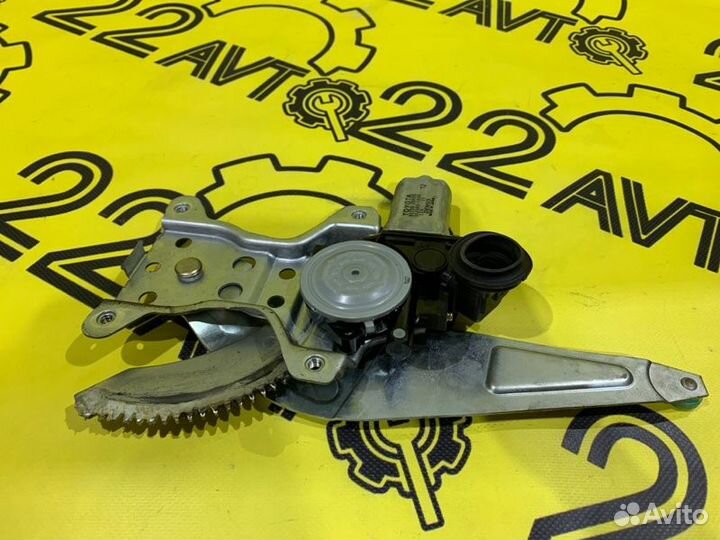 Стеклоподъемник задний правый Toyota Ist NCP60