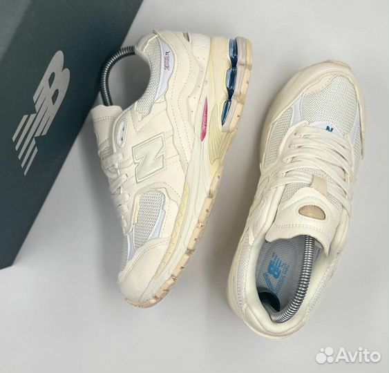 Женские Кроссовки New Balance 2002R Люкс