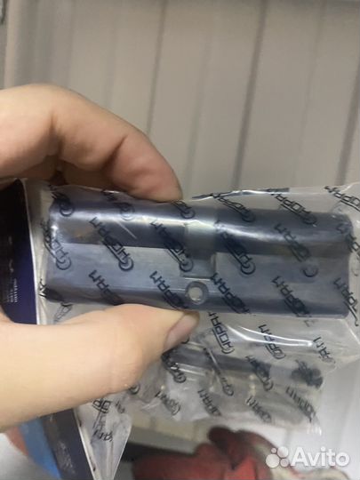 Личинка замка. Цилиндр для замка с 5 ключями