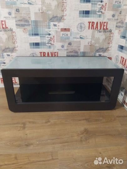 Стеклянная тумба под тв