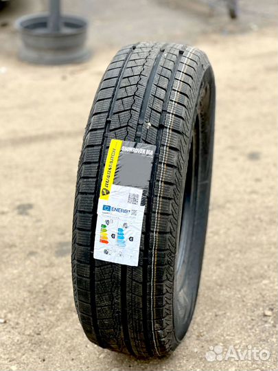 Roadmarch Snowrover 868 235/45 R18 130T