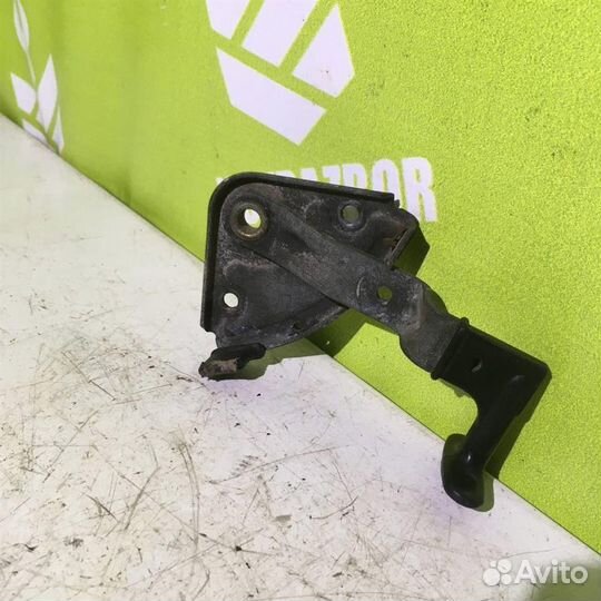 Ручка открывания капота Ауди 80 90 Б3