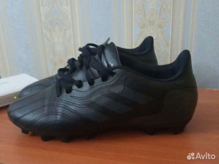 Футбольные бутсы adidas 43 размер