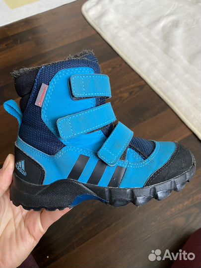 Зимние ботинки adidas на мальчика 26