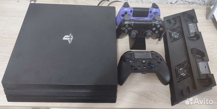 Sony playstation 4 PS4 pro 1tb