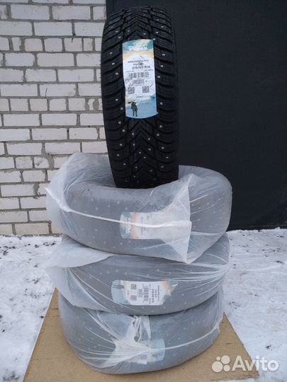Nokian Tyres Hakkapeliitta 10p SUV 215/65 R16 102T
