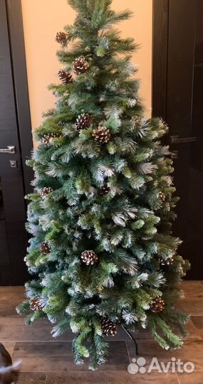 Елка искусственная 180 см с шишками