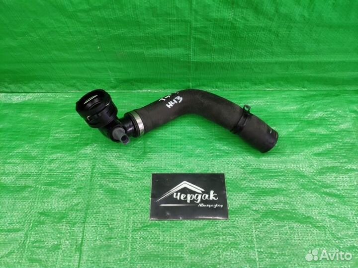 Патрубок системы охлаждения Volkswagen Touareg