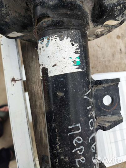 Амортизатор передний Мерседес Вито 639