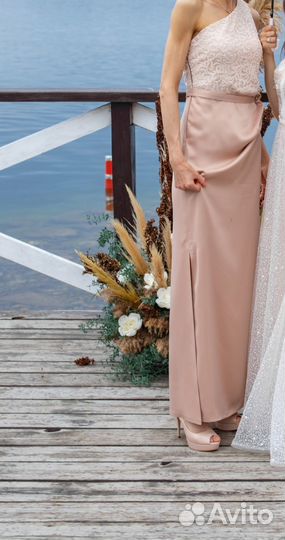 Вечернее платье