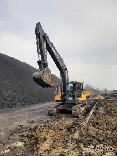 Услуги гусеничного экскаватора