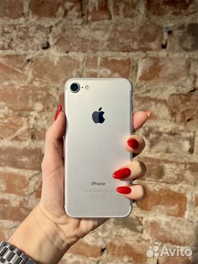 iPhone 7, 32 ГБ