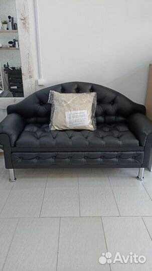 Продается диван новый