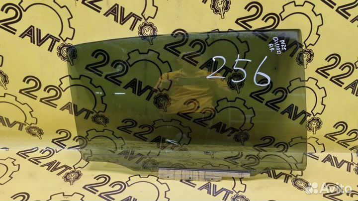 Стекло заднее правое Toyota Corolla Runx NZE121