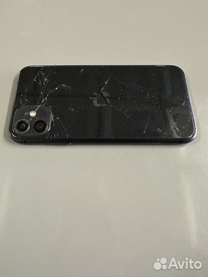 Телефон iPhone 11