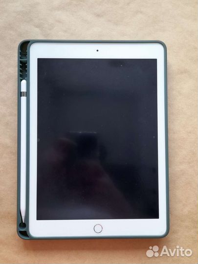 Apple iPad 9.7 Wi-Fi 32Gb 2018 (серый космос)