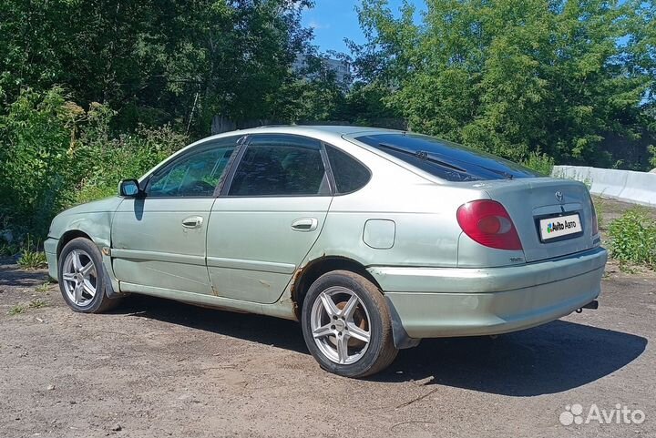 Toyota Avensis 2.0 МТ, 1998, 451 213 км