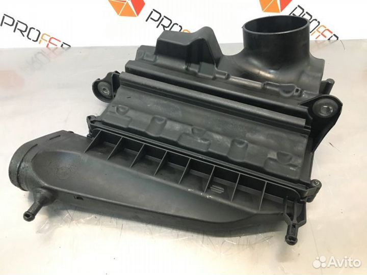 Корпус воздушного фильтра Mercedes C-Class W203