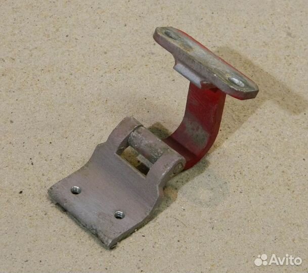 Петля багажника задняя левая VW Passat B3