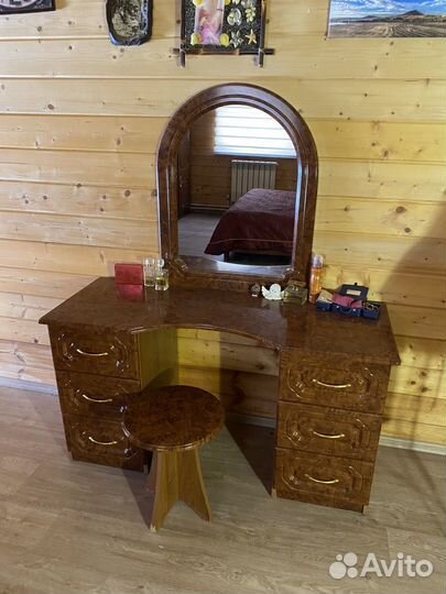 Спальный гарнитур