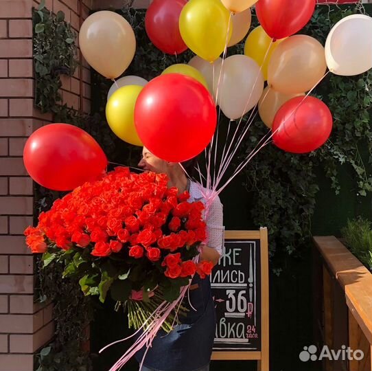 Розы и Воздушные шары Подарочная комбинация