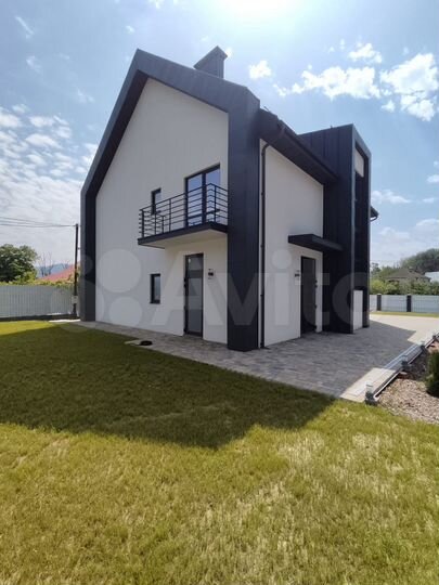 Дом 220 м² на участке 7,3 сот.