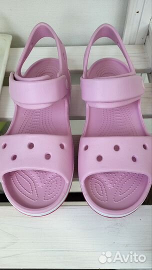 Сандалии для девочки Crocs