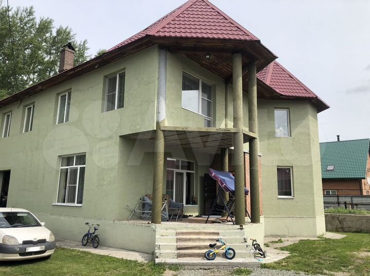 Дом 285,5 м² на участке 7,6 сот.