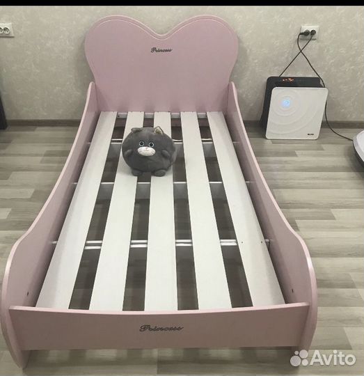 Кровать детская,матрас в подарок