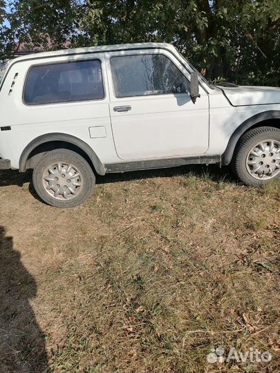 LADA 4x4 (Нива) 1.7 МТ, 2001, 190 000 км