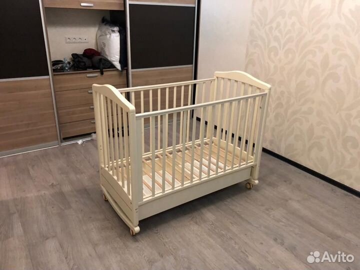 Детская кроватка Гандылян