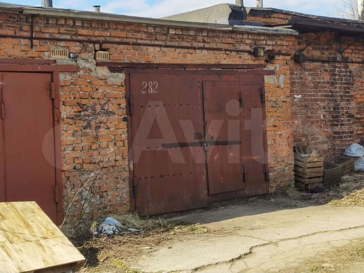Гараж, > 30 м²