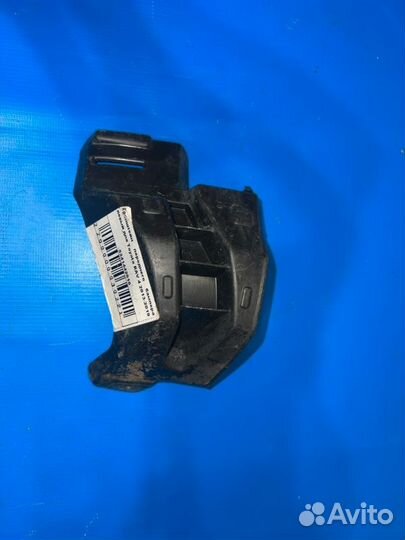 Крепление бампера переднее левое Toyota Rav4