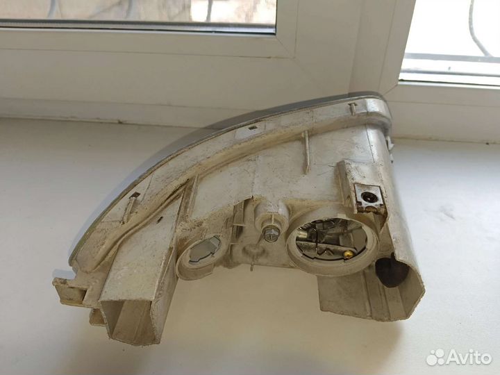 Противотуманная фара Nissan Cefiro A33