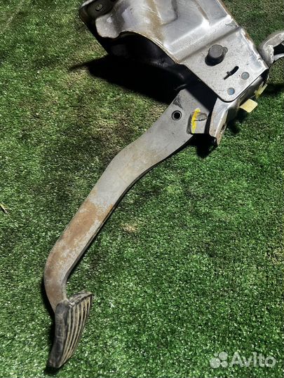 Педаль тормоза Chevrolet Aveo 1 1.4 T250
