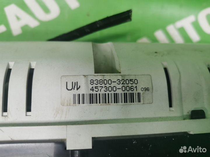 Панель приборов Toyota Vista