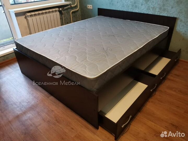 Кровать двуспальная