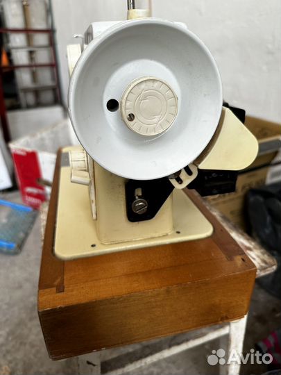 Швейная машинка чайка 132м