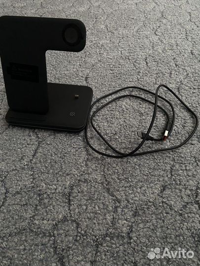 Беспроводное зарядное устройство 3 в 1