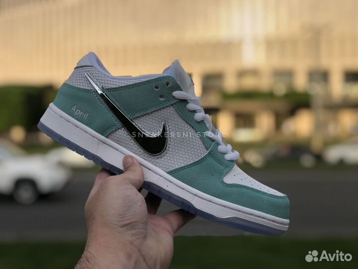 Кроссовки Nike SB Dunk Low April Skateboards