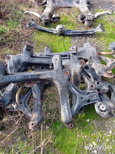 Подрамник Ауди 80 бочка