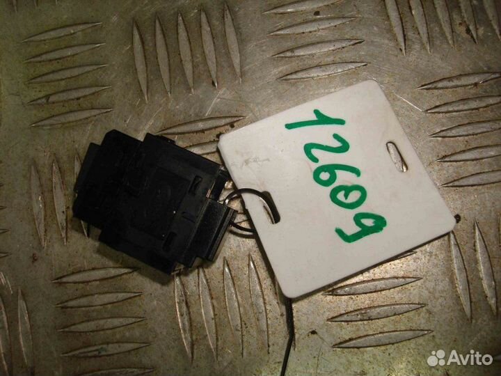 Кнопка Land Rover Discovery III 2004-2009